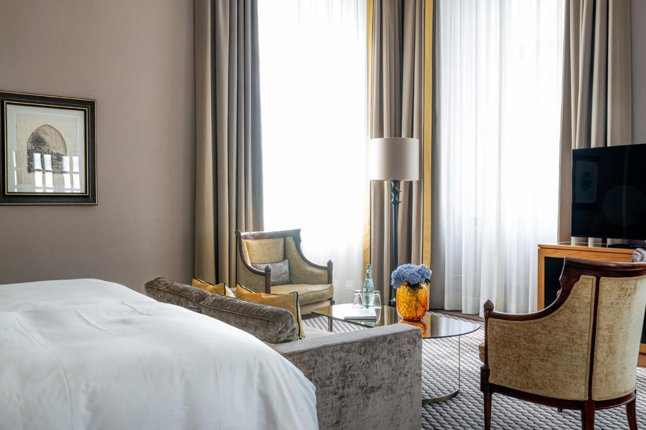 Althoff Grandhotel Schloss Bensberg Bergisch Gladbach Luaran gambar A room at the hotel