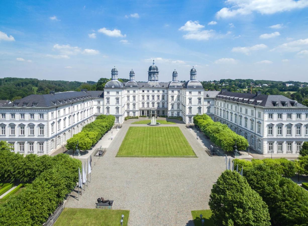 Althoff Grandhotel Schloss Bensberg Bergisch Gladbach Luaran gambar Aerial view of the university's main building