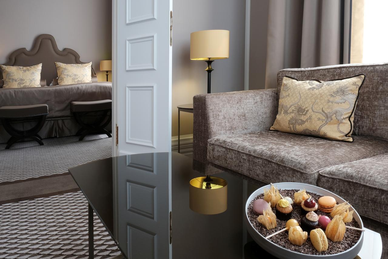 Althoff Grandhotel Schloss Bensberg Bergisch Gladbach Luaran gambar A suite at the hotel