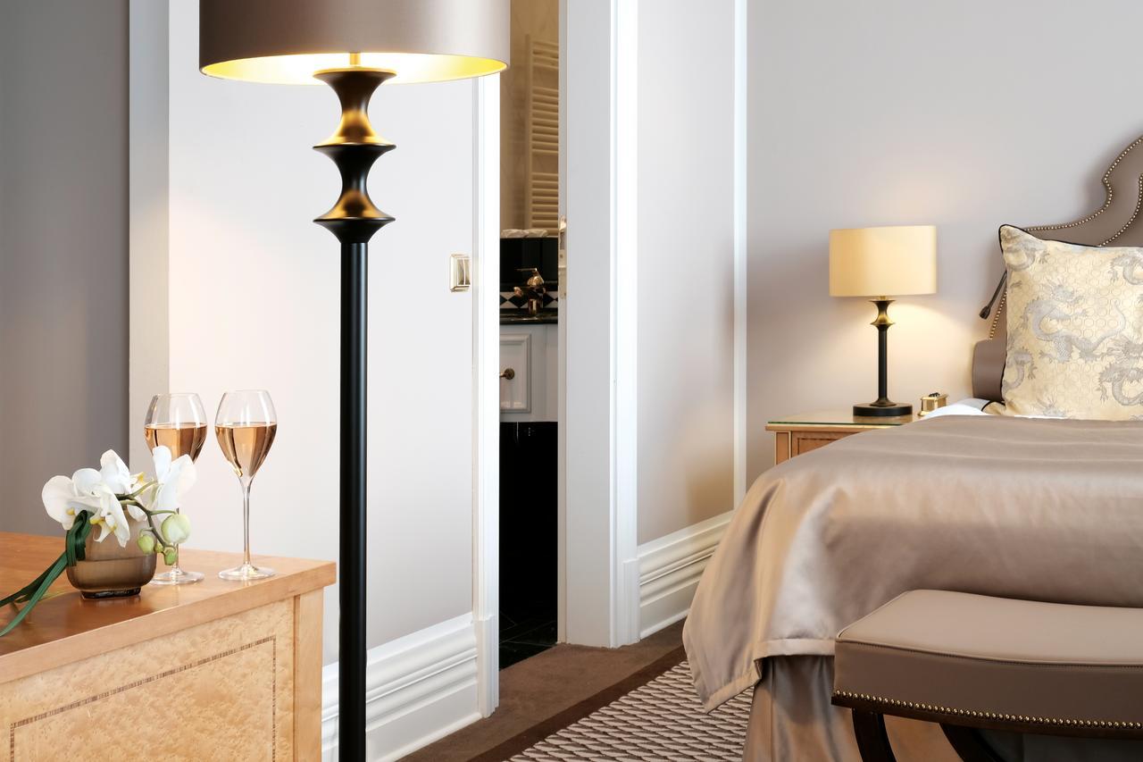 Althoff Grandhotel Schloss Bensberg Bergisch Gladbach Luaran gambar Floor lamp
